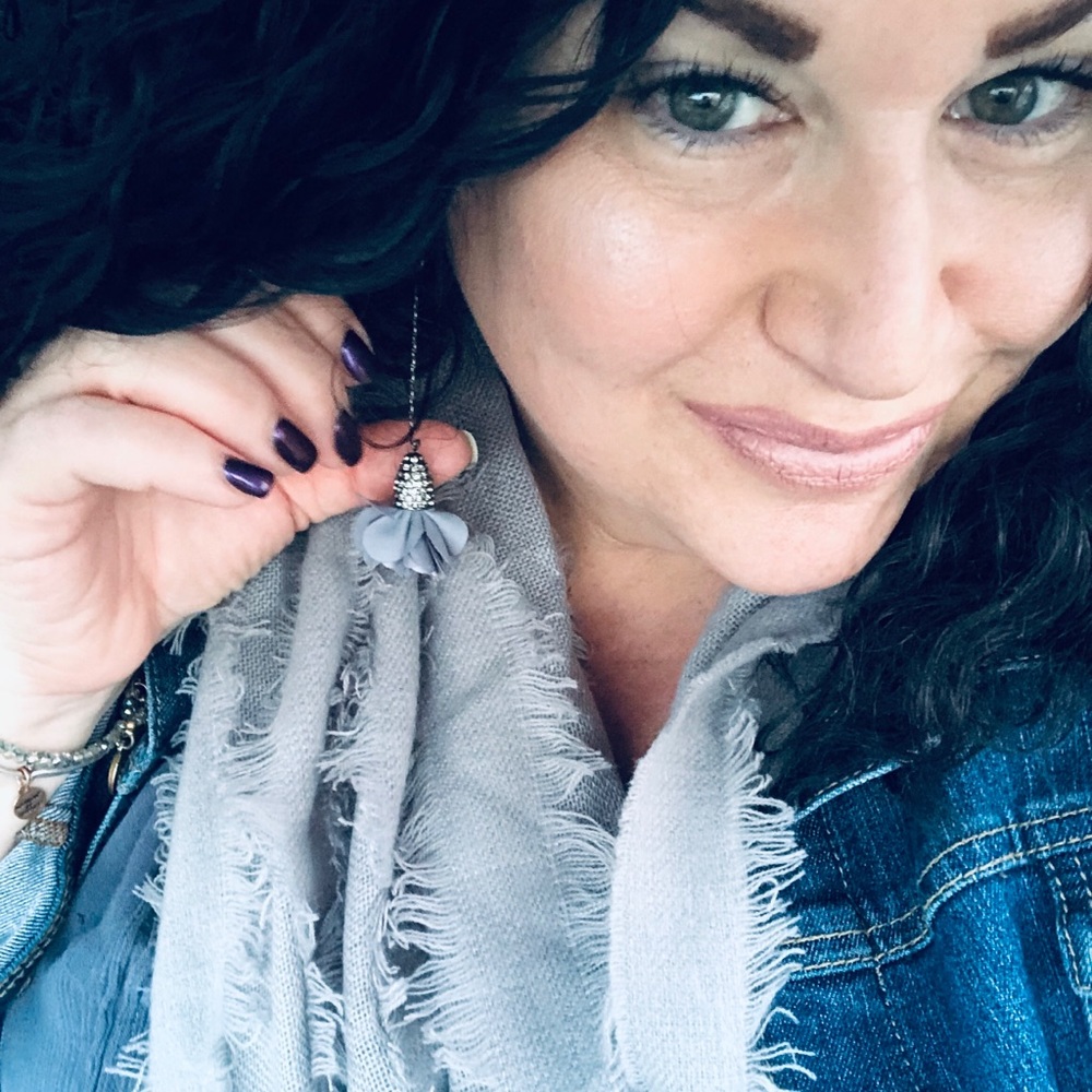 Meet your Posher, Monica